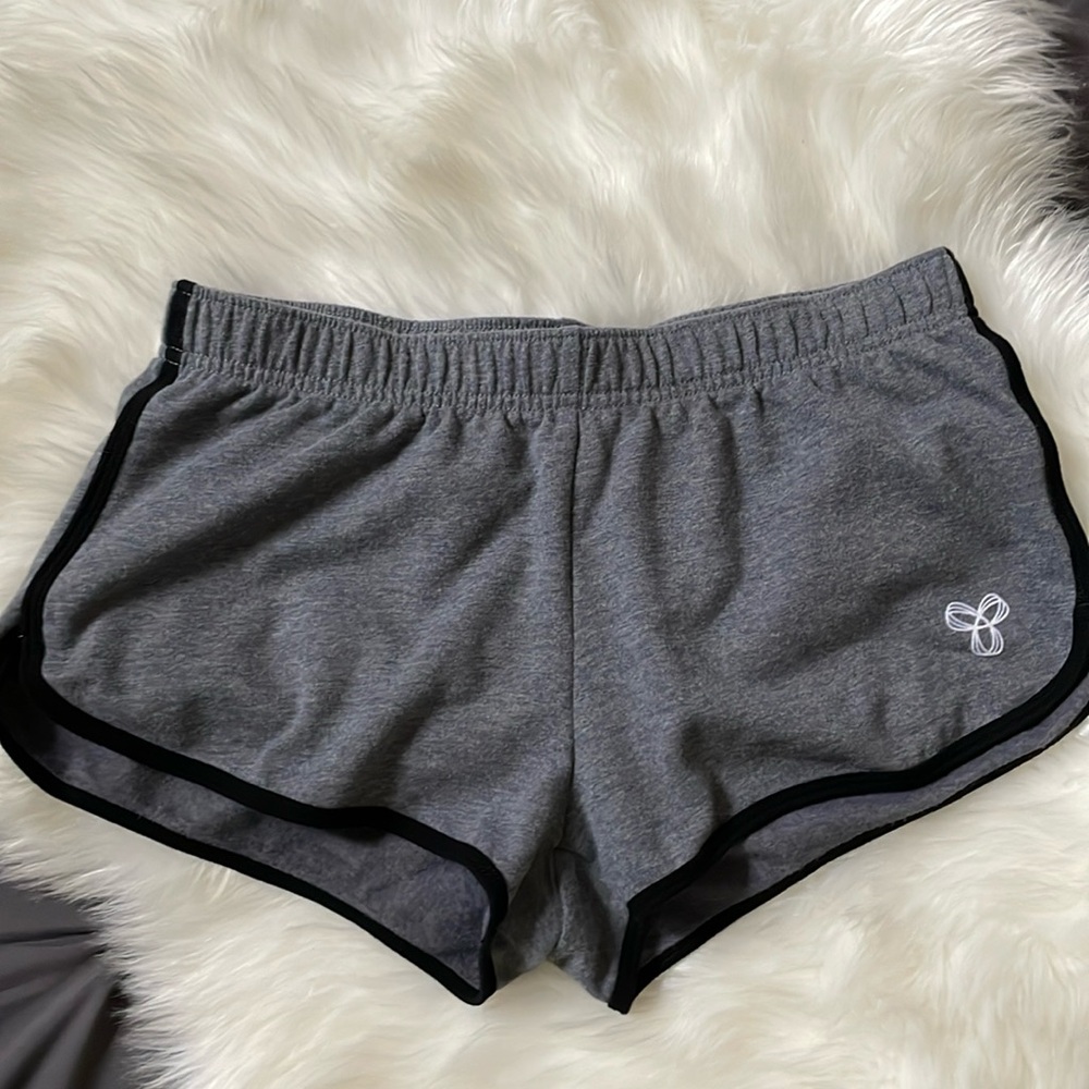 Aritzia TNA Shorts